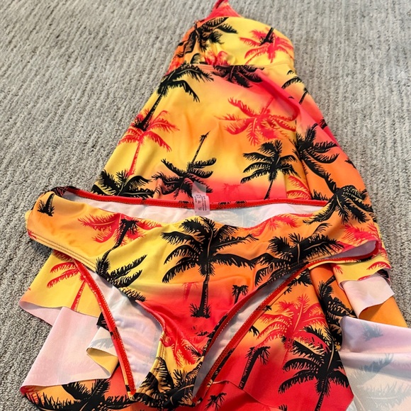 Tropical Palm Print Bikini Set in Sunset Orange & Yellow - Picture 4 of 4